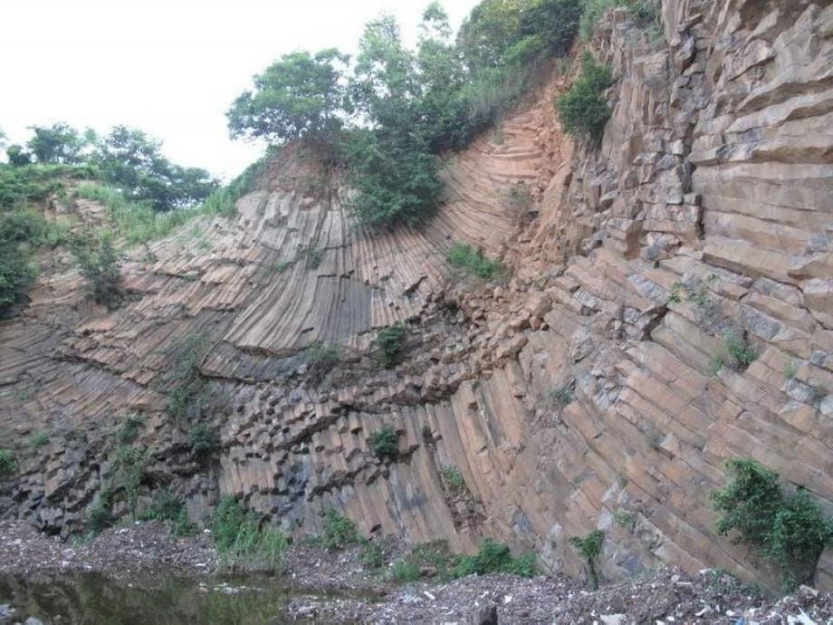 比美“巨人之路”的佛山王借岗古火山遗址-自动播放背景音乐版（精）-开心休闲感悟晨会早会ppt幻灯投影_第5页