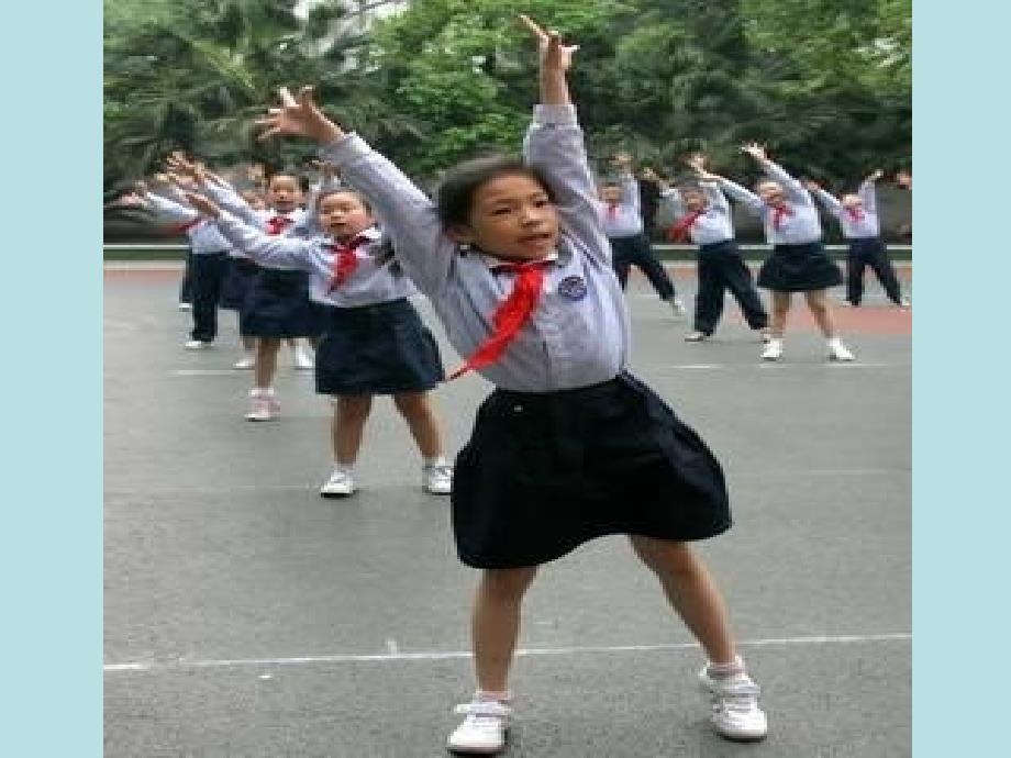 人教版小学数学《植树问题》课件_第2页